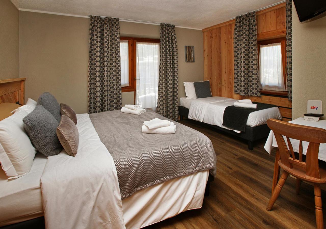 Hotel Assietta à Oulx Extérieur photo