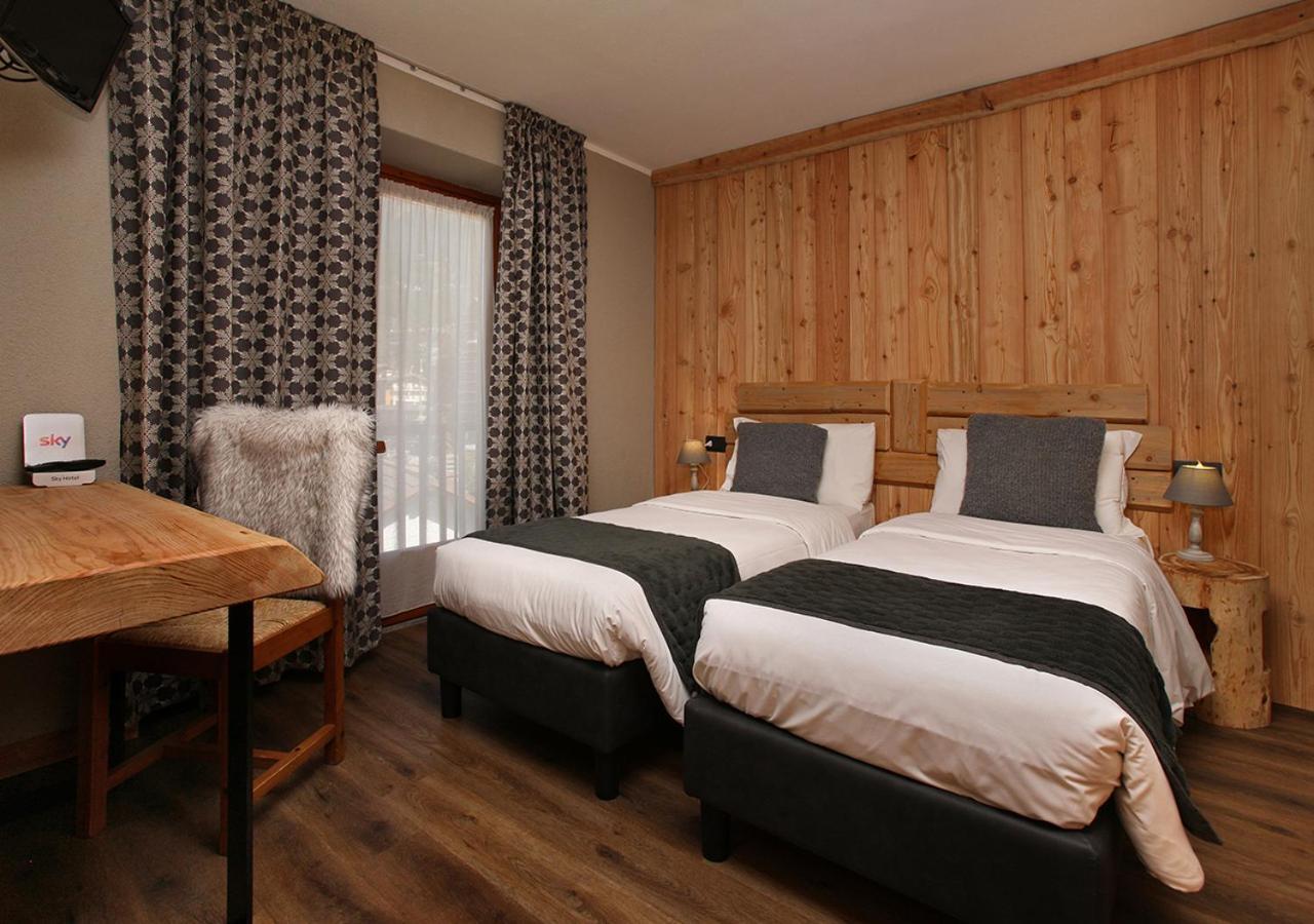 Hotel Assietta à Oulx Extérieur photo