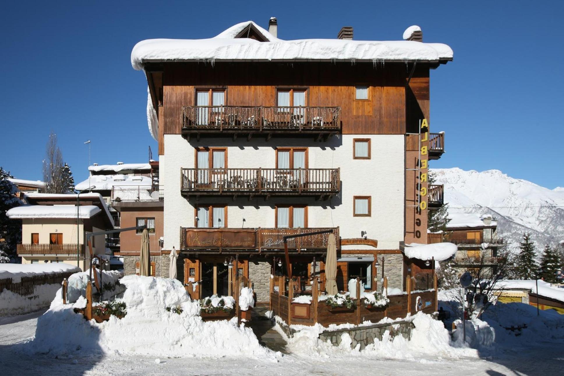 Hotel Assietta à Oulx Extérieur photo