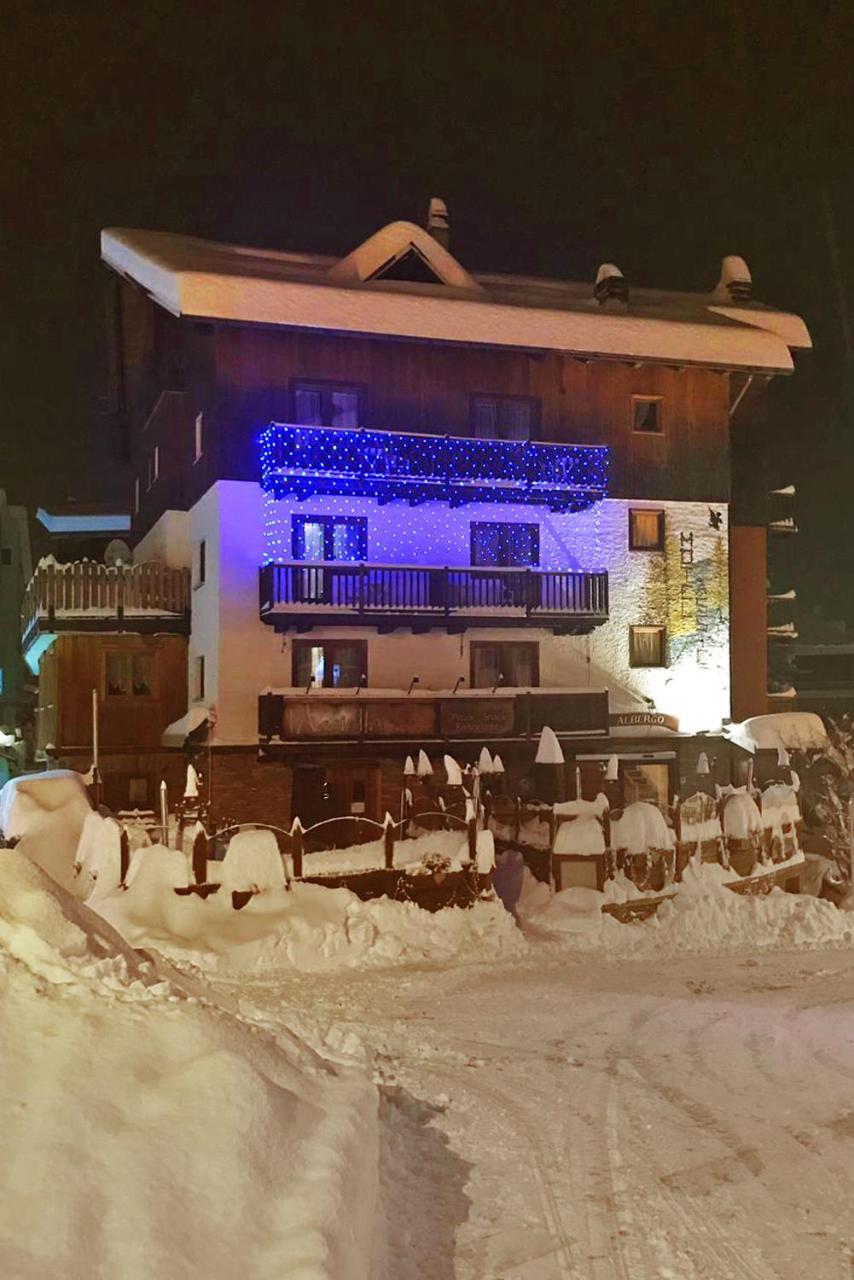 Hotel Assietta à Oulx Extérieur photo