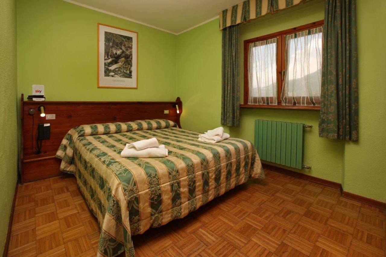 Hotel Assietta à Oulx Extérieur photo