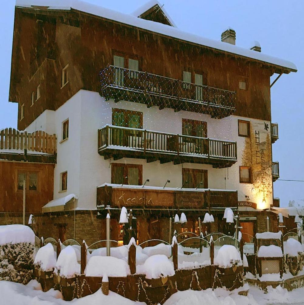 Hotel Assietta à Oulx Extérieur photo